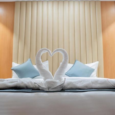 Hotel Tulips Grand Haydarabad Dış mekan fotoğraf