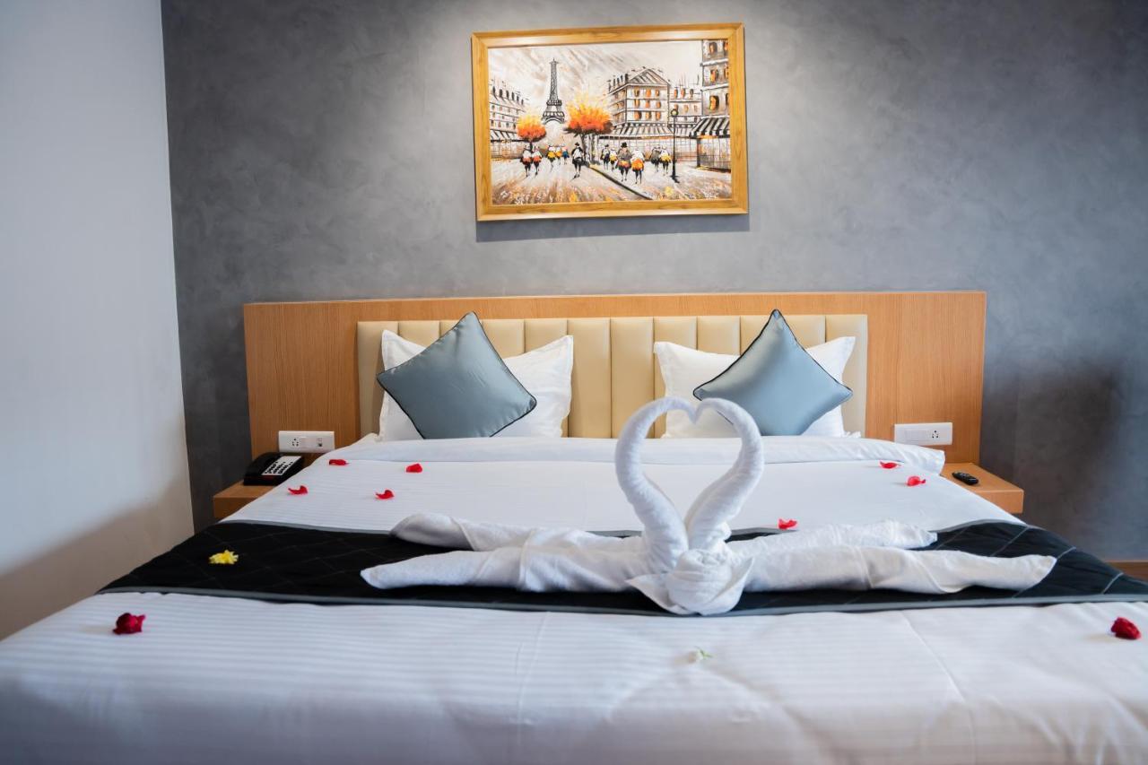 Hotel Tulips Grand Haydarabad Dış mekan fotoğraf