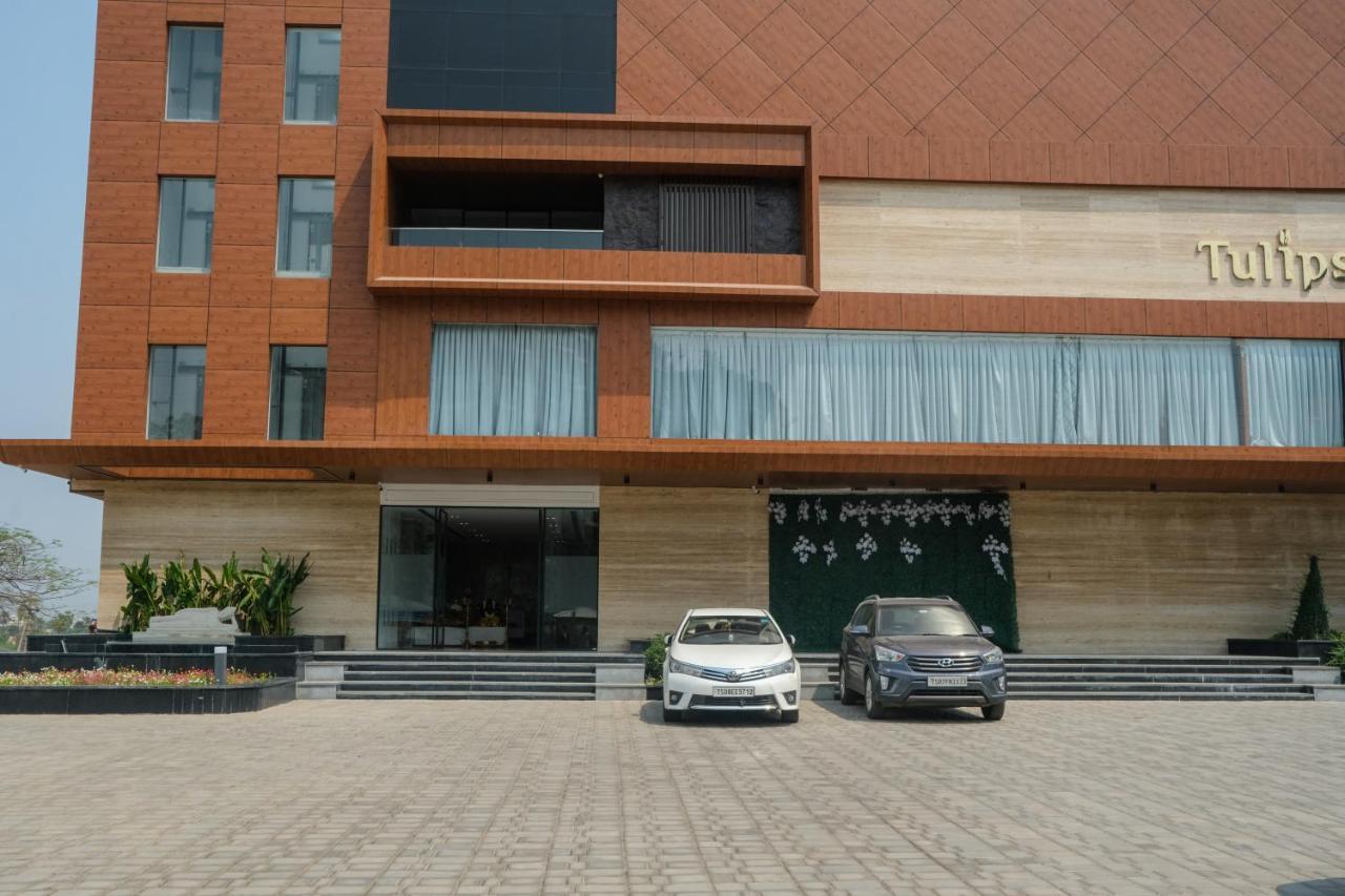 Hotel Tulips Grand Haydarabad Dış mekan fotoğraf