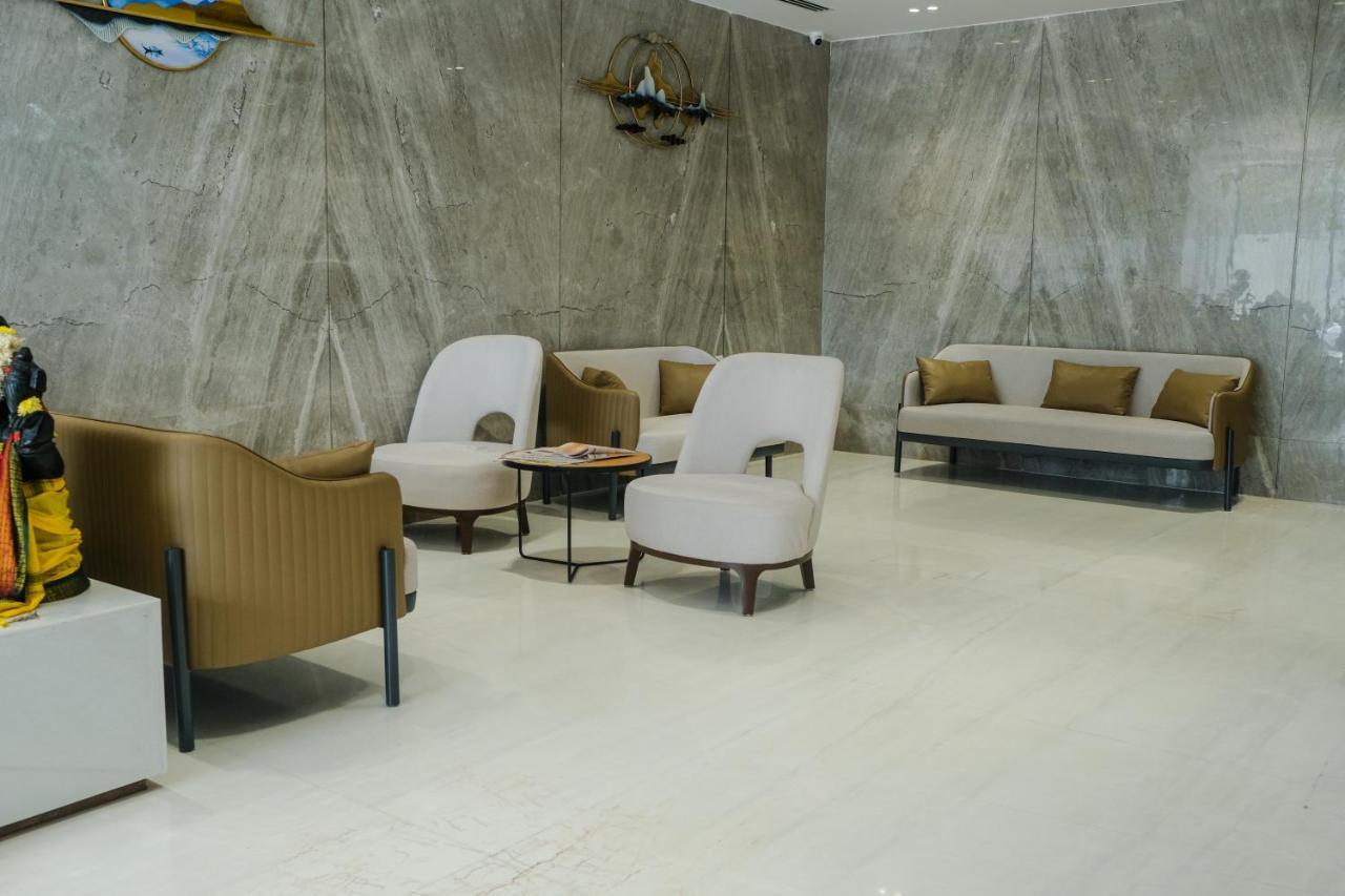 Hotel Tulips Grand Haydarabad Dış mekan fotoğraf